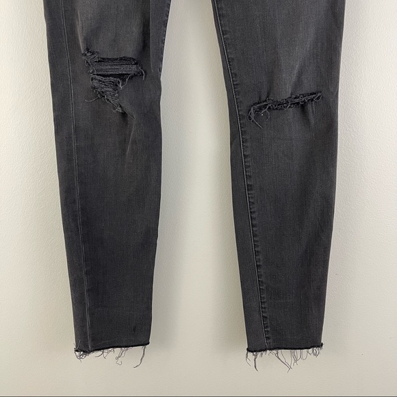 MADEWELL Black Dark Grey Distressed Hem Ripped Knees 9” High-Rise Skinny Jeans - Picture 4 of 11